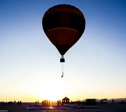 Hot air balloon straitjacket escape